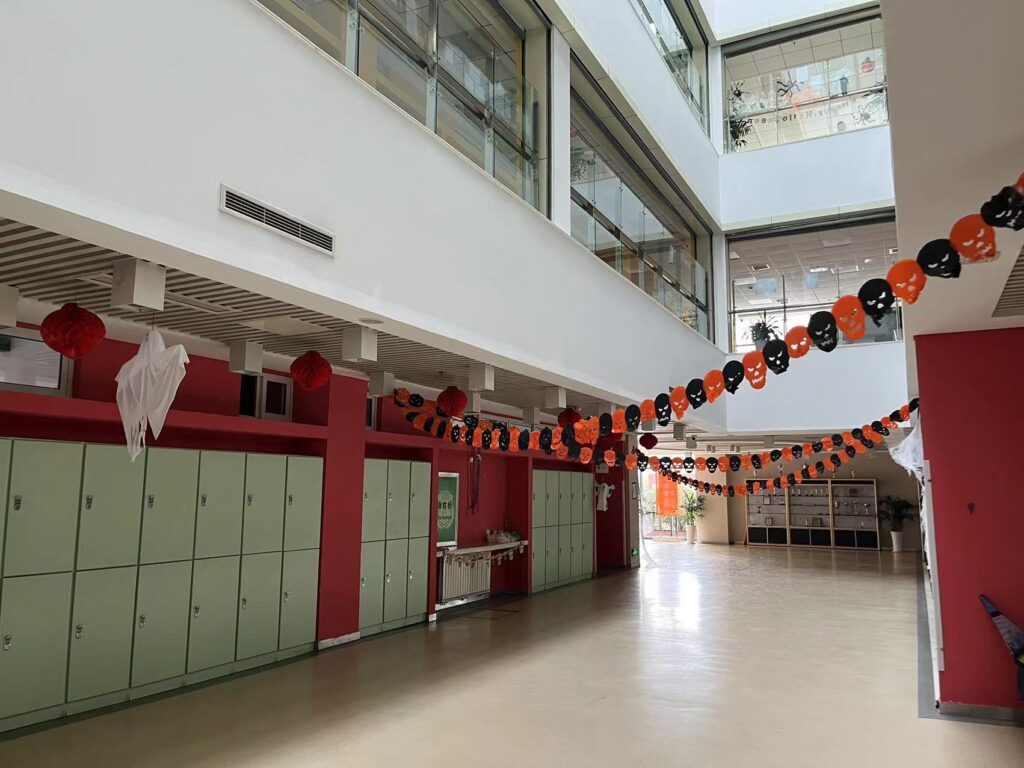 Halloween Event at QISS 25 070AFABF 6E7D 4959 9D81 FBEB90A6EB6D